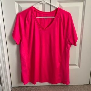 C9 vneck short sleeve workout tee in bright PINK